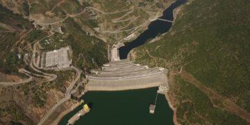 Rënia e kapacitetit prodhues të hidrocentraleve si pasojë e ndryshimit të regjimit të reshjeve